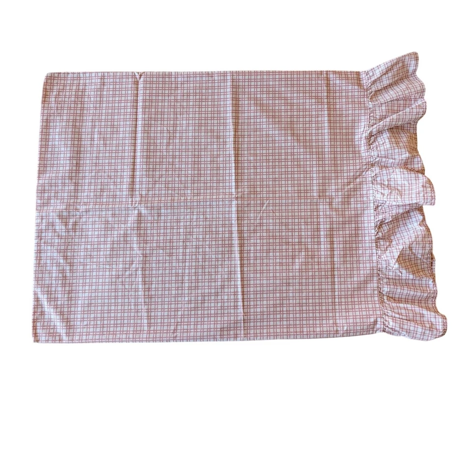 Par de fundas de almohada estándar Martha Stewart rosa malva a cuadros con volantes núcleo de cabaña Foto 2 de 3