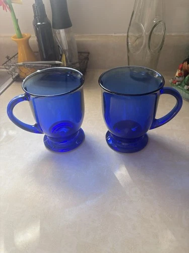 Set of 2 Vintage Anchor Hocking Cobalt Blue Glass 5" Footed 16oz Coffee Mugs USA