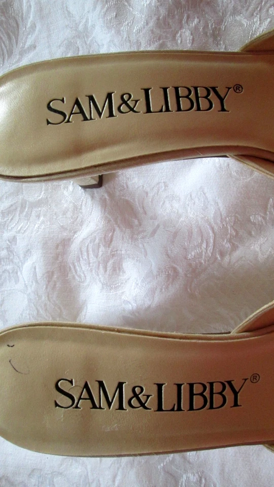 SANDALIAS DE TACÓN SAM & LIBBY LORNA TELA DORADA CLARA SUELA DE CUERO 8,5 M PUNTA ABIERTA Foto 3 de 4