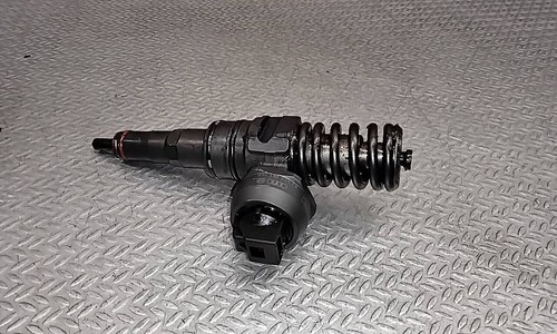 Volkswagen Touran I 2006 Diesel Injektor Einspritzdüse 038130079TX 77kW