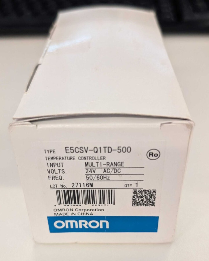 OMRON E5CSV-Q1TD-500 - Temperature Controller - New in Box