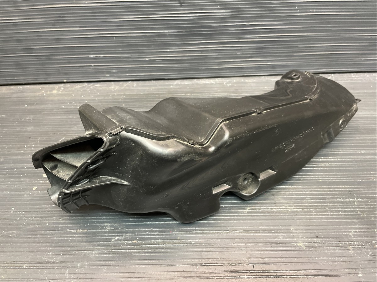 2011 Suzuki GSXR750 left air duct, ram air tube #3723 | eBay