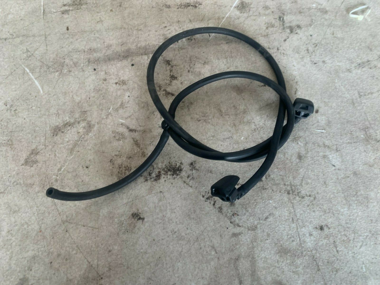 MASERATI QUATTROPORTE M139 OEM FRONT LEFT AND RIGHT HOOD WASHER NOZZLE