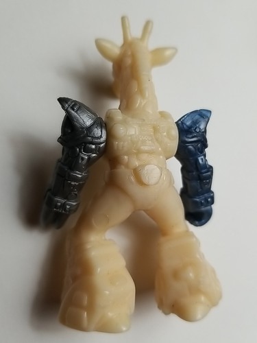 Battle Beasts Gumball Figure Transformers G1 White Giraffe Vintage 1980s Japan - Picture 3 of 4