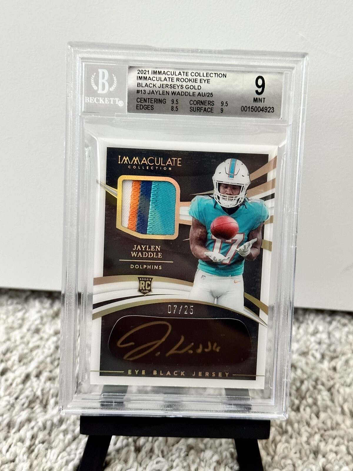 2021 Immaculate Rookie Eye Black Jersey Gold Jaylen Waddle Auto #7/25 BGS 9 MT🔥