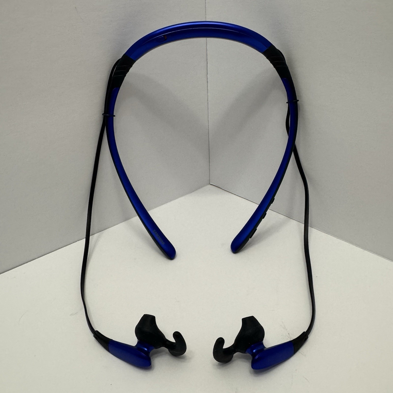 Samsung Level U EO-BG920 In-Ear Wireless Headphones Around N