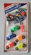 JUEGO DE CARRERAS DE MOTOS GRAN PREMIO 5 MOTOS CON COPA TROFEO BANDERA UNA PISTA PILOTOS