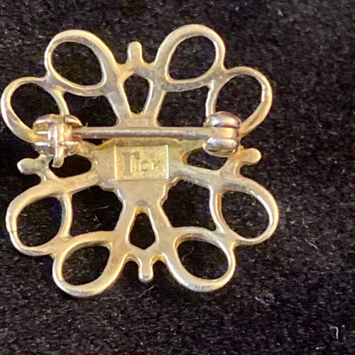 10K Yellow Gold Pearl Filigree Signed R Pretty Quatrefoil Brooch Pin - Picture 3 of 6