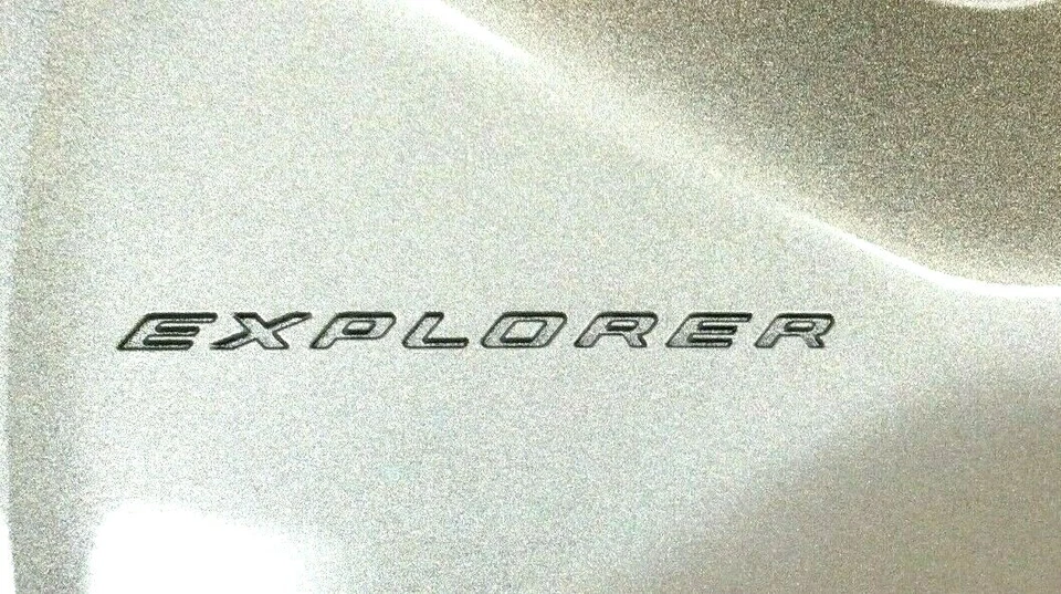 Ford Explorer 2011-2019 logotipo 5 radios 17" cubierta de rueda tapacubos plateada nuevo OEM Foto 3 de 4