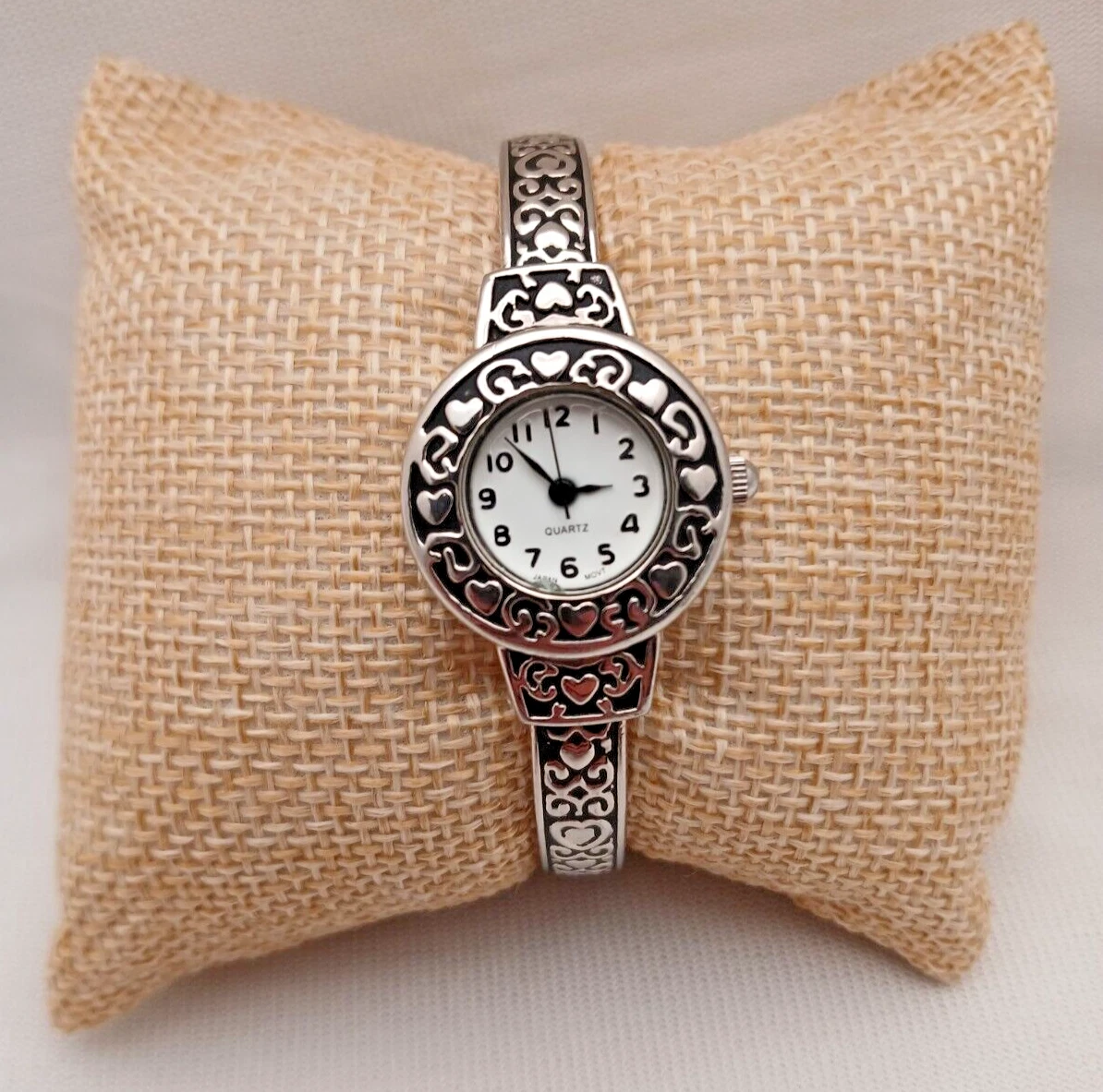 CHROME HEARTS Orologio al quarzo Avon tono argento cuore inciso design