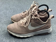 Nike Shoe Air Max Motion Womens Size 7 Pink 833662-600 Running Athletic Casual