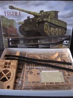 Sd.Kfz 181 Tiger I Ausf. E Mit Transportketten Von Afv-Club Im MaßStab 1:35 Neu