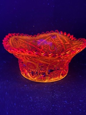  Vintage L.E. Smith Amberina Cadmium Glass Hobstar bowl