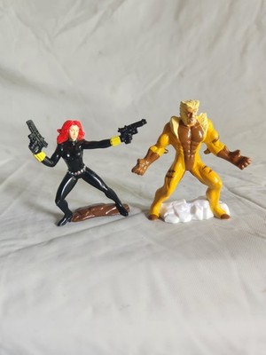 2 Marvel 2'' Action Figures: Sabretooth & Black Widow   Zizzle Zizzlingers 2005