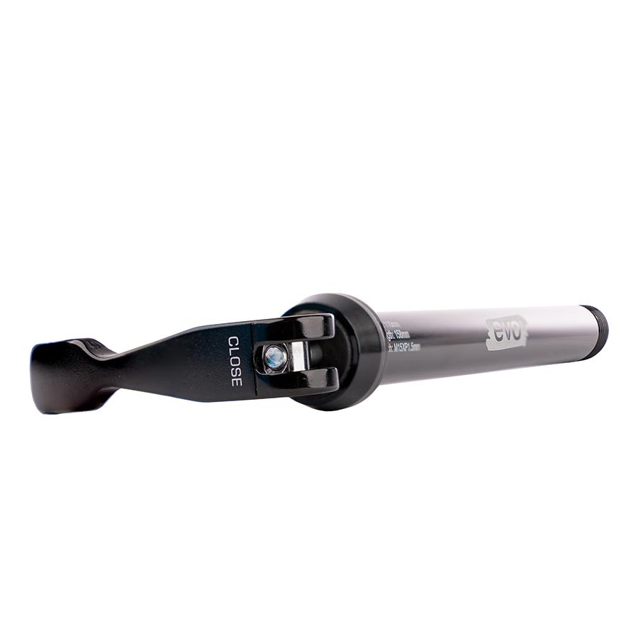 Передняя сквозная ось из сплава EVO 15x110 мм TA с быстросъемной стальной шайбой 5590₽