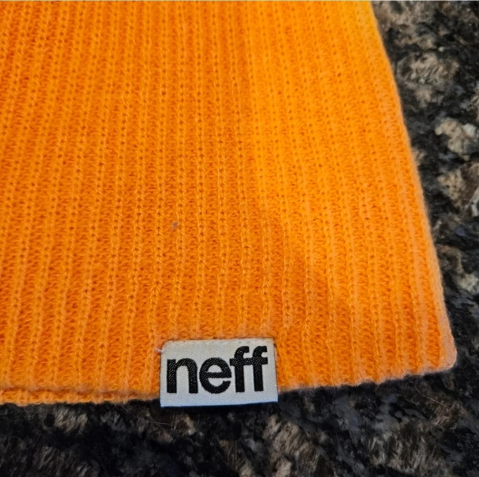 Sombrero de invierno naranja unisex Neff Foto 3 de 4