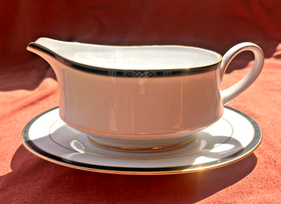 Stiefel Hannover grün Sauciere/Soßenboot & Untertasse neuwertig/top Zustand