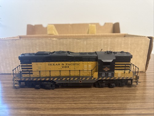 Locomotora diésel Atlas Classic escala HO Texas & Pacific EMD GP7 1103 | Condition: New: Other (See Details)
