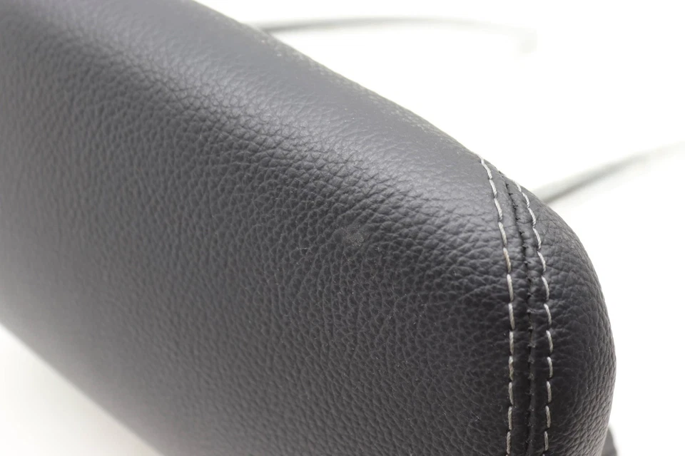 2010-2011 MERCEDES-BENZ ML450 - REAR Center SEAT Headrest / HEAD REST (2ND ROW) - Image 3 of 4