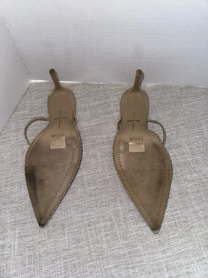 Mulas Dolce Vita Kanika punta cristalina en color dorado claro talla 8,5 #53 Foto 4 de 4