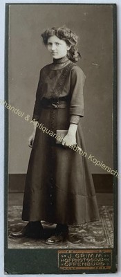 orig. CDV Foto Fotografie Frau Dame Bild alt Mode um 1890 J. Grimm, Offenburg