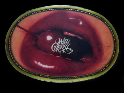 TE07174 VINTAGE 1977 PACIFICA **WILD CHERRY** MUSIC BAND COMMEMORATIVE BUCKLE