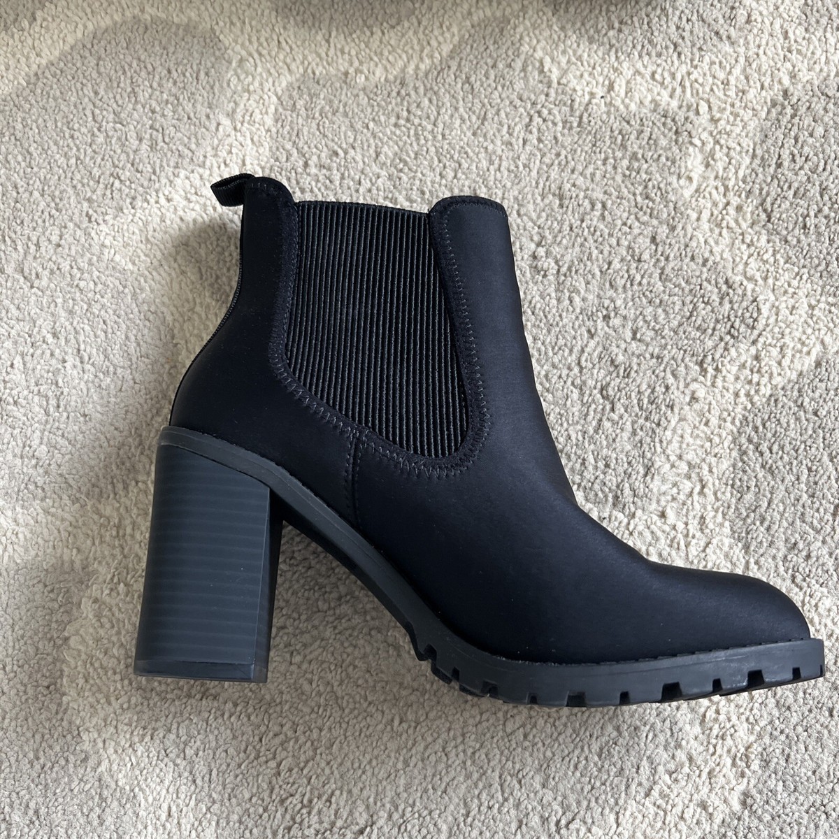Simply Vera Wang Clara Ankle Boots Black Size 8M Slip On Simply Vera Wang Clara Ankle Boots Black Size 8M Slip On