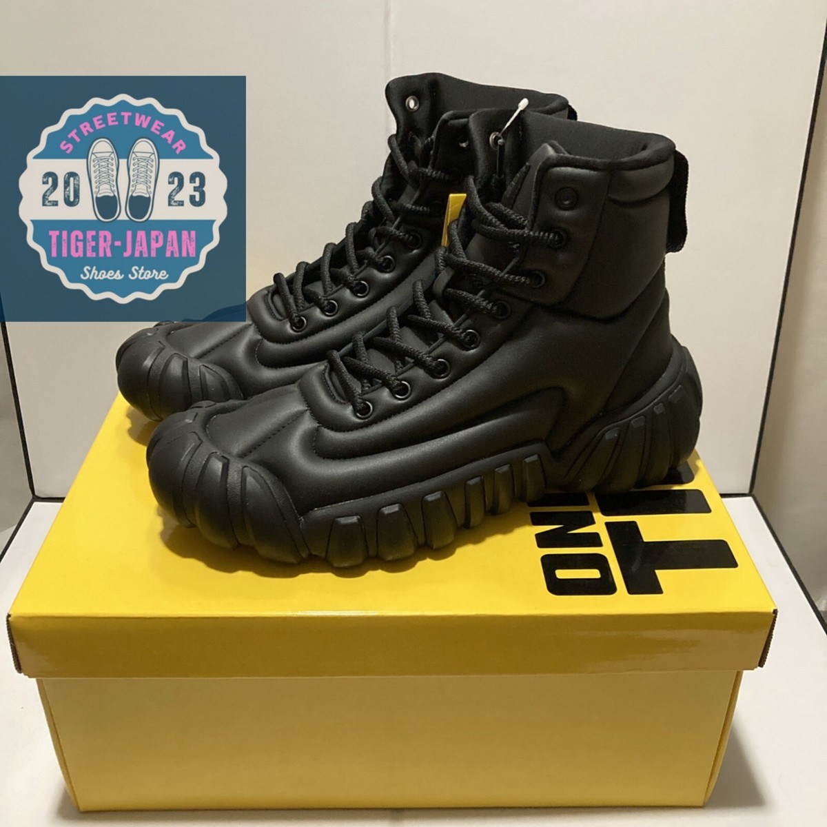 Onitsuka Tiger DENTIGRE PUFF BOOT 1183C181 001 BLACK/BLACK Onitsuka Tiger DENTIGRE PUFF BOOT 1183C181 001 BLACK/BLACK