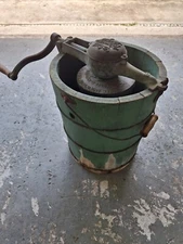 Vintage White Mountain Blue Turquoise Ice Cream Freezer w/ Crank & Handle