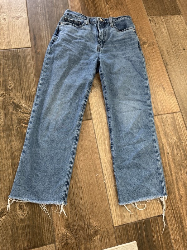FRAME le Jane Crop Jean Size 27 High Rise Raw Hem Distressed Zip Fly