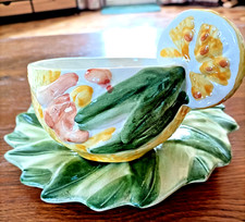 Ensemble tasse soucoupe petit déjeuner