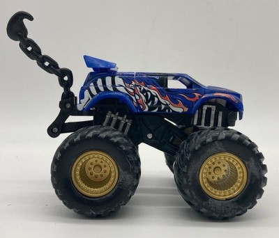 Mattel Hot Wheels Road Beasts Monster Truck TEETH Attack Pack Slash Jaw Shark