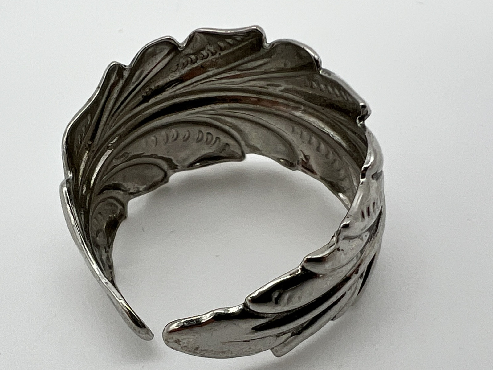 Vintage Silver Tone Leafy Pattern Adjustable Ring - image 9
