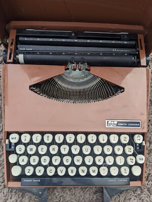 smith-corona vintage Schreibmaschine mit Koffer. noch funktionsfähig. top zustand