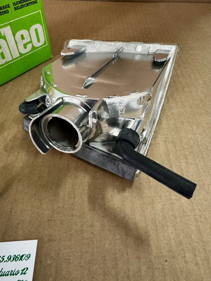 Renault 21 Fanale Freccia Anteriore Sinistro Valeo 084285 - Immagine 3 di 4