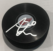 ALBERT JOHANSSON SIGNED DETROIT RED WINGS HOCKEY PUCK W/ CASE COA