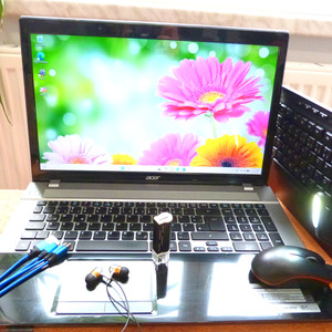 Acer V3 731 17 Zoll l 500GB SSD Windows 11 DOLBY 16GB RAM NEU mit USB Tastatur