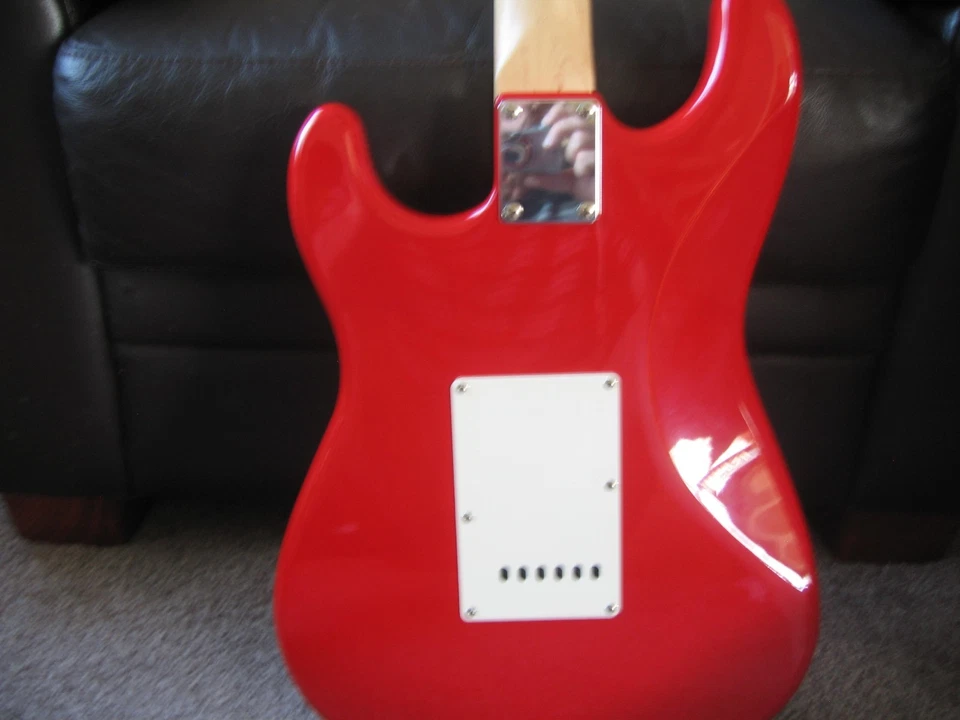 Squier Stratocaster 6-String Electric Guitar - Black (0378002506), photo 3 of 5