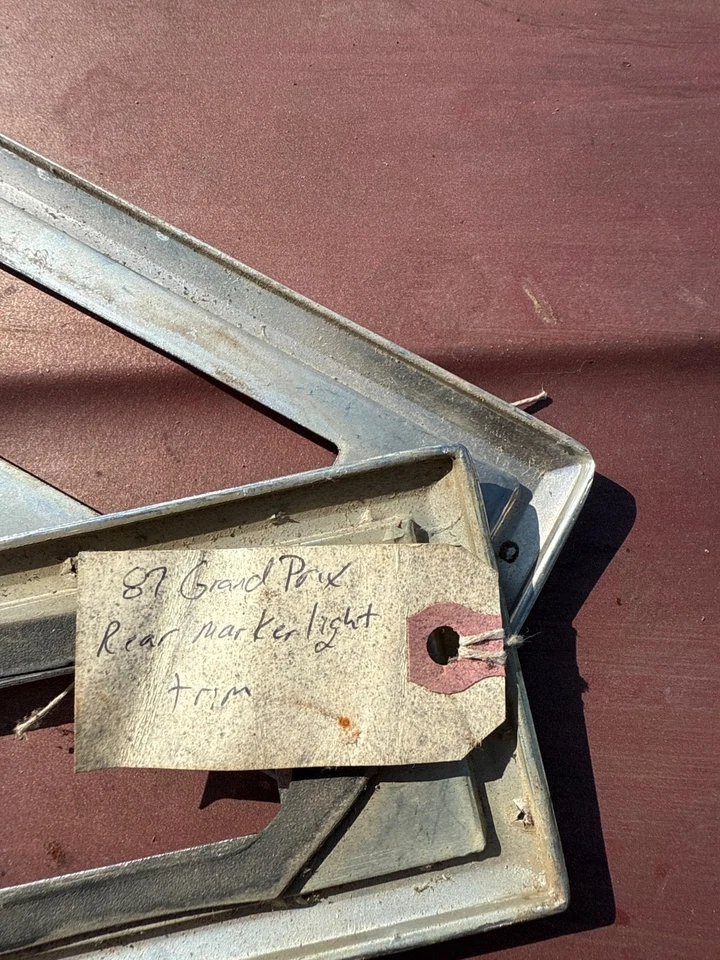 Lote de 2 biseles de luz marcadora de cuarto trasero Pontiac Grand Prix 1981 1984 1985 1987 Foto 4 de 4