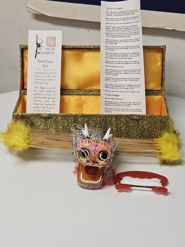 Vintage CHINESE KITE Kitanakakyo Art Dragon vintage in box Art Palace