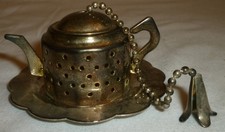 VINTAGE VERSILBERTE MINIATUR TEEKANNE TEEEI SIEB & TROPFTELLER AUFFÄNGER
