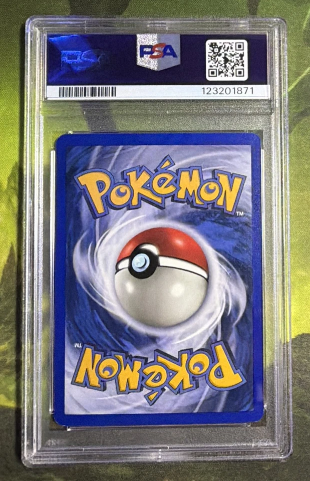 Snorlax Reverse Holo 64/110 - Legendary Collection - PSA 8 NM-MT - Image 2 of 4