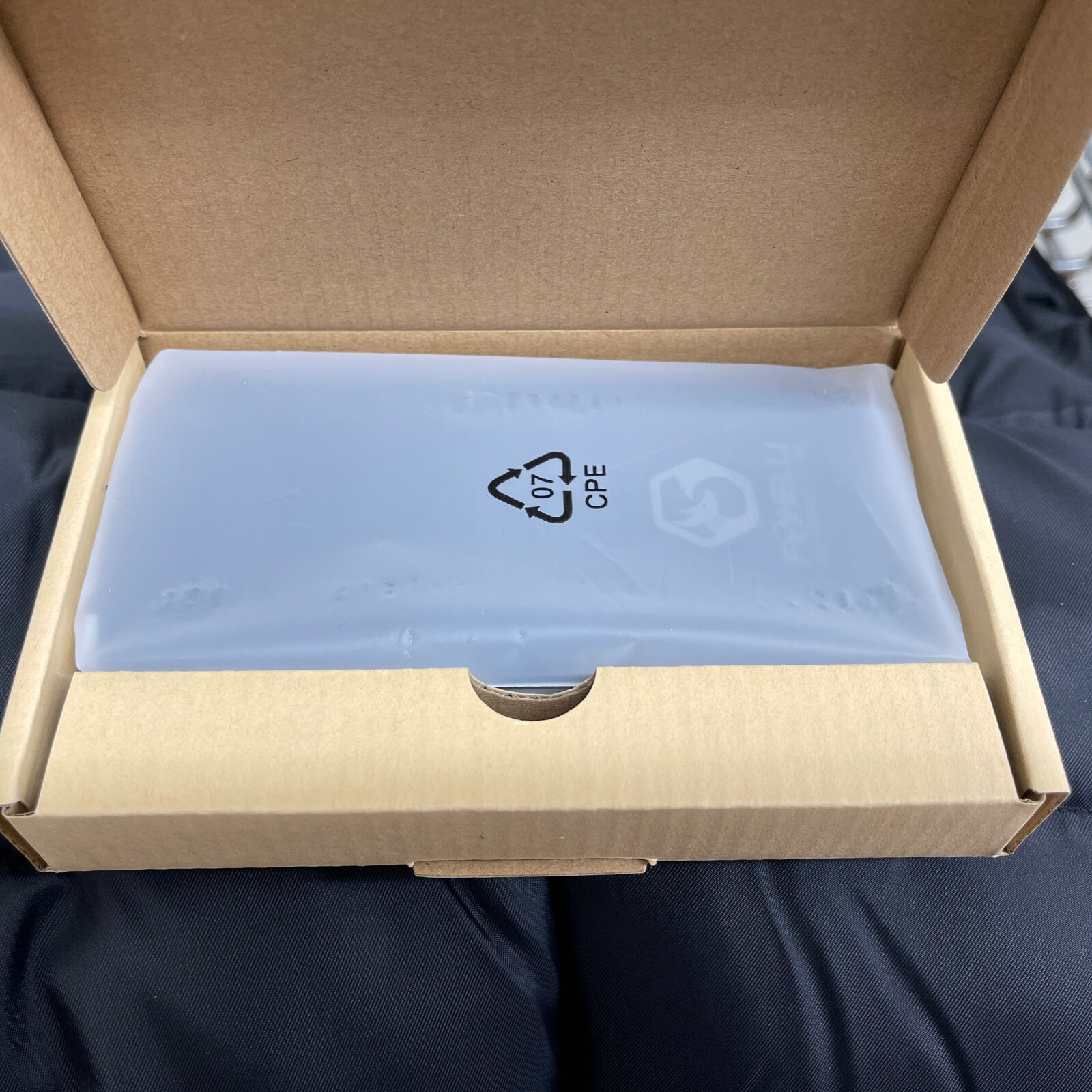 NWT / Foxelli Men's Heated Vest / Lightweight USB Rechargeable Heated