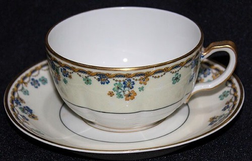 Lot of 8 Haviland Valpariso Cups & Saucers Schleiger 108A - Picture 2 of 4
