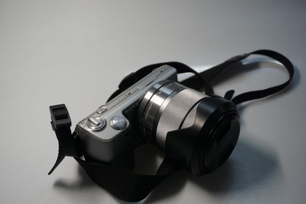 G4775 SONY α NEX–5 一眼カメラ E 18-55mm SONY ミラーレス一眼 α NEX-5 ダブルズームレンズキット
