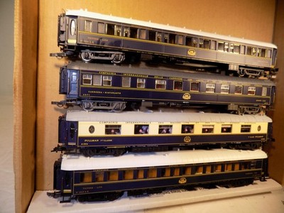 Rivarossi HO Scale Orient Express (4 cars) NEW