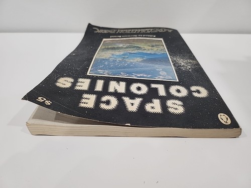 Space Colonies edited by Stewart Brand (Penguin, 1977) - Picture 6 of 8