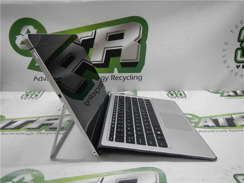 Tablet HP Elite x2 1012 G1 m7-6Y75 8 GB de RAM sin SSD sin disco duro sin certificado de autenticidad usada buena Foto 3 de 4