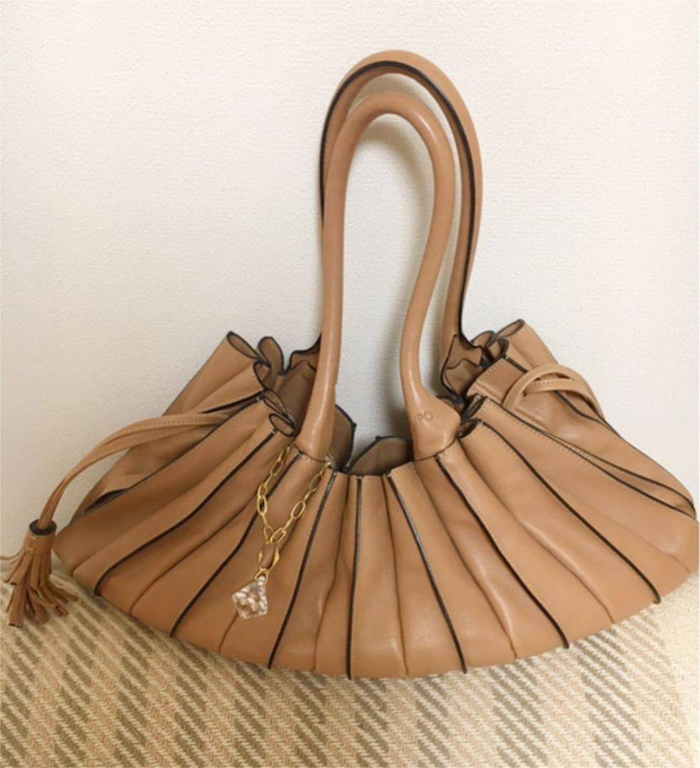 LUPO Barcelona Abanico Pleated Nappa Leather Handbag Hazelnut 