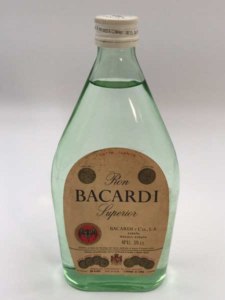  RHUM RUM RON BACARDI CARTA BLANCA SUPERIOR AÑOS 60 PETACA 40% 375cl.